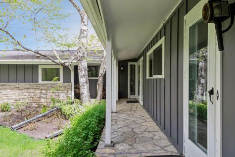 1 Poplar Lane North Oaks MN 55127