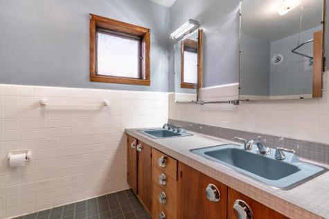 1015 11th Avenue S Moorhead MN 56560