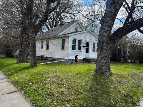 1622 S 11th Avenue S Fargo ND 58103