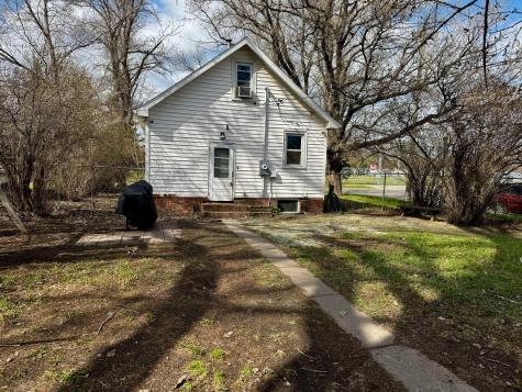 1622 S 11th Avenue S Fargo ND 58103