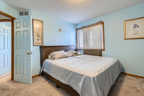 915 Harmony Path Norwood Young America MN 55397