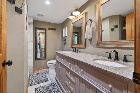 2541 Emerald Lane Shakopee MN 55379