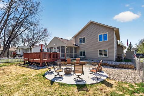 2541 Emerald Lane Shakopee MN 55379