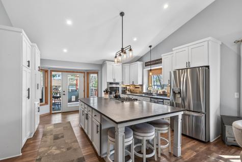 2541 Emerald Lane Shakopee MN 55379