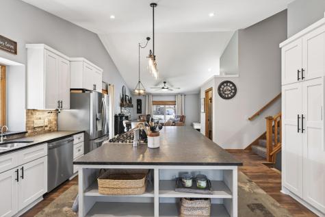 2541 Emerald Lane Shakopee MN 55379