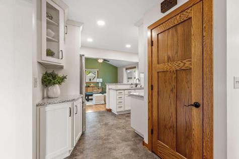 6876 11th Street N Oakdale MN 55128