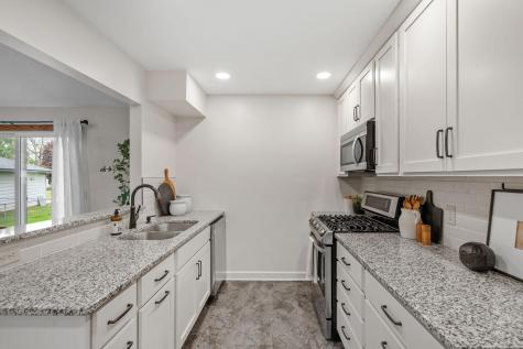 6876 11th Street N Oakdale MN 55128