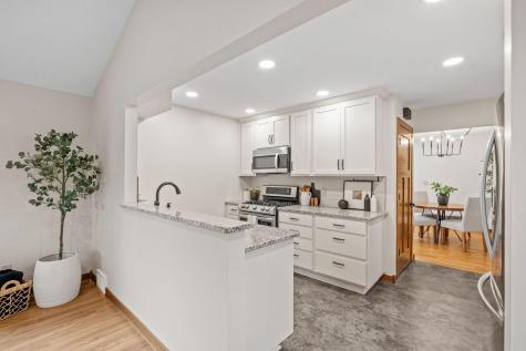 6876 11th Street N Oakdale MN 55128