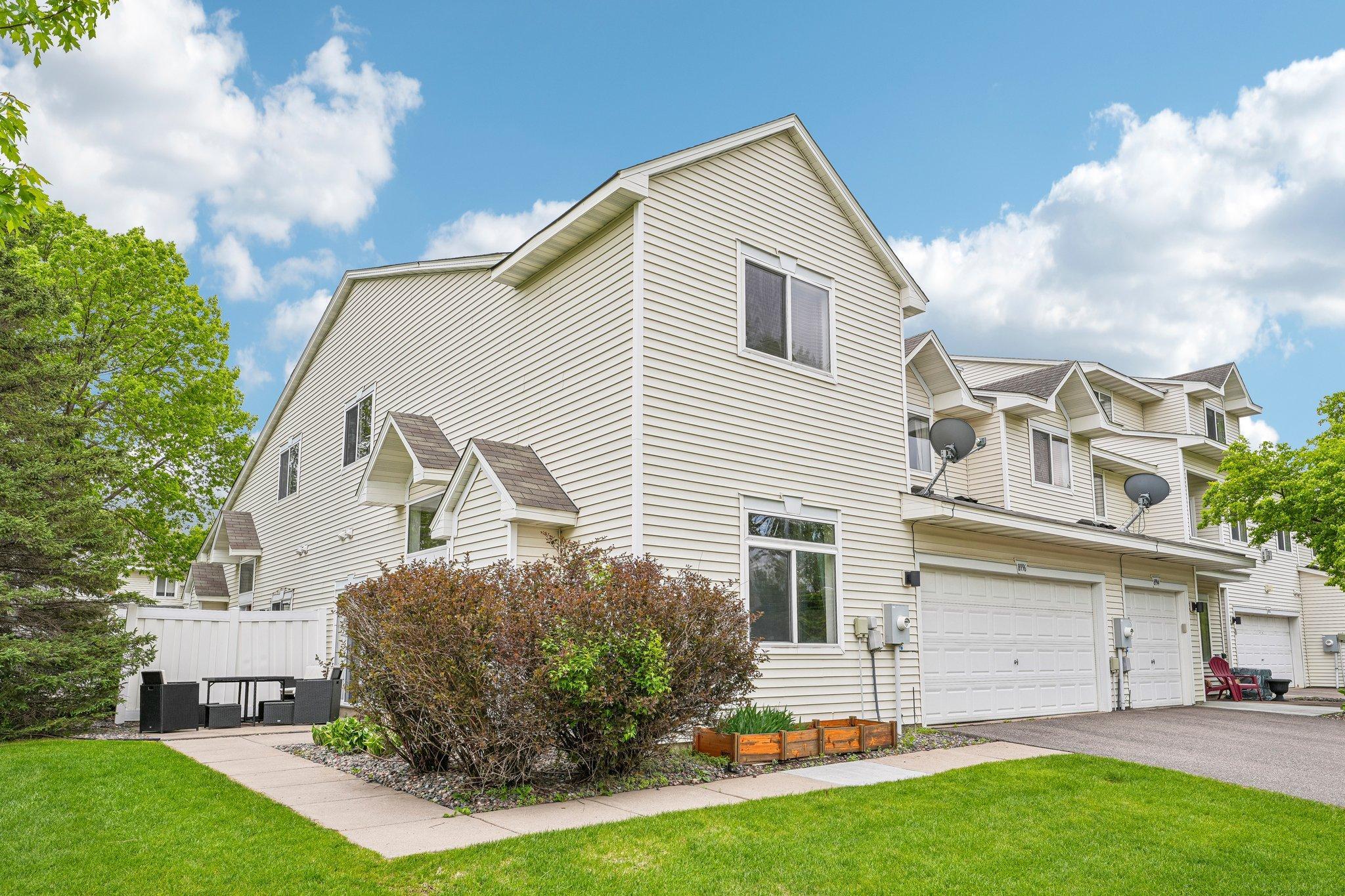 8996 Sawgrass Glen Maple Grove MN 55311