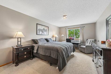 8996 Sawgrass Glen Maple Grove MN 55311