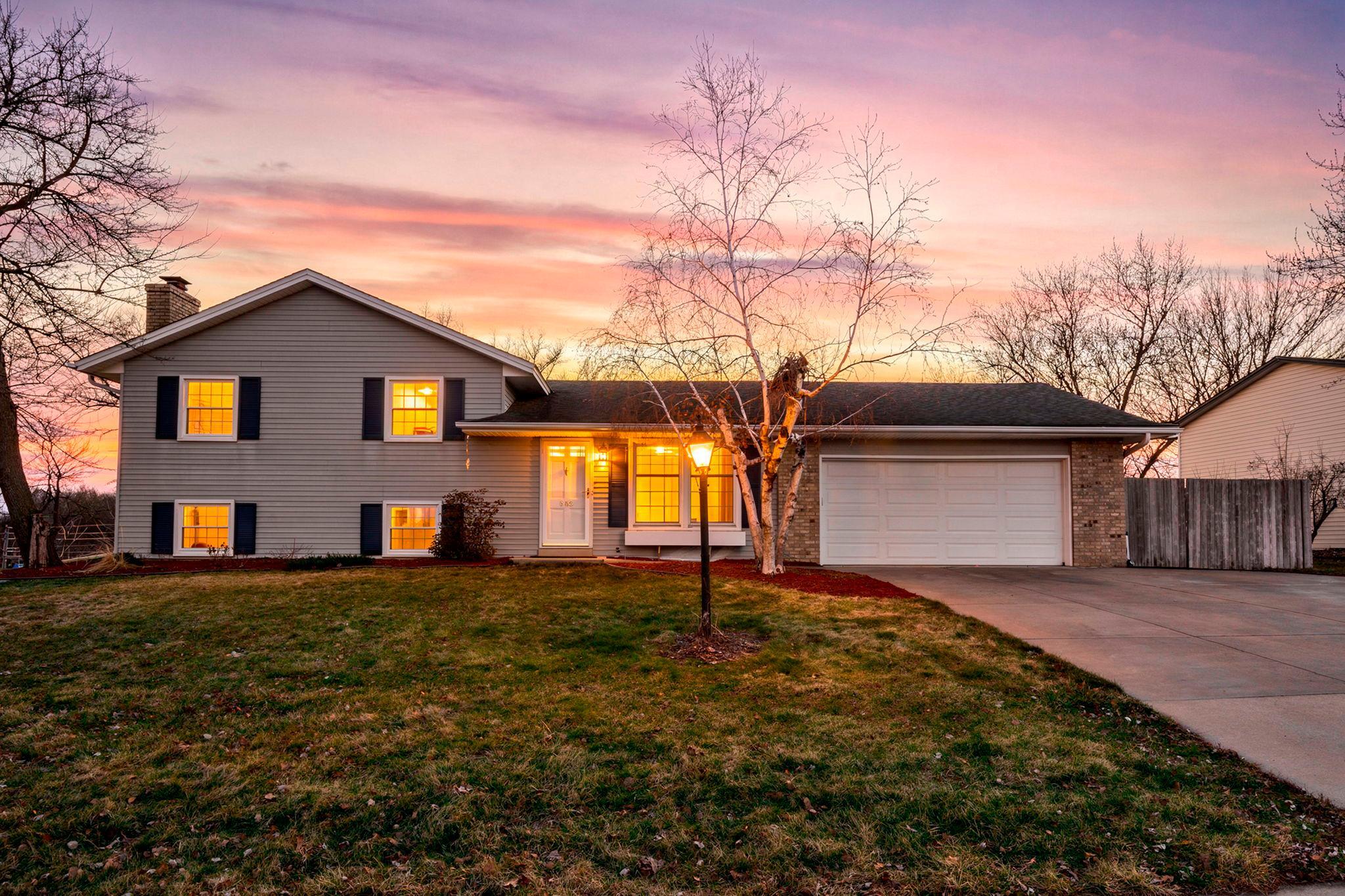 942 Hopewell Lane Apple Valley MN 55124