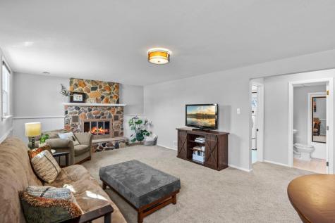 942 Hopewell Lane Apple Valley MN 55124