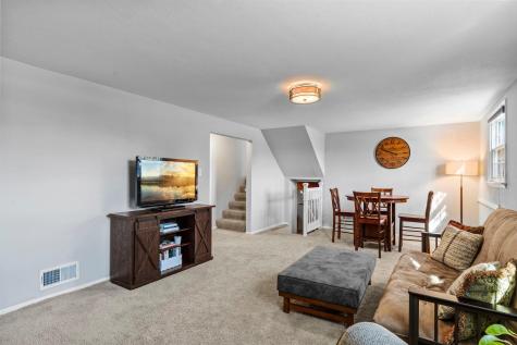 942 Hopewell Lane Apple Valley MN 55124