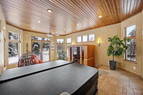2518 Parkview Drive S Fargo ND 58103
