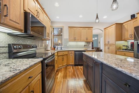 2518 Parkview Drive S Fargo ND 58103