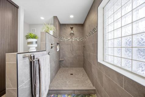 2518 Parkview Drive S Fargo ND 58103