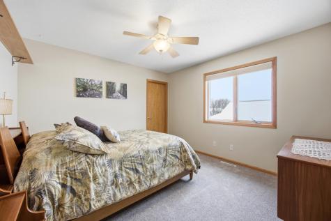 2518 Parkview Drive S Fargo ND 58103