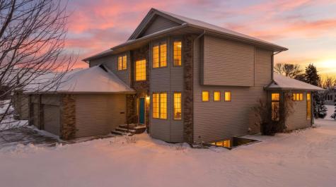 2518 Parkview Drive S Fargo ND 58103