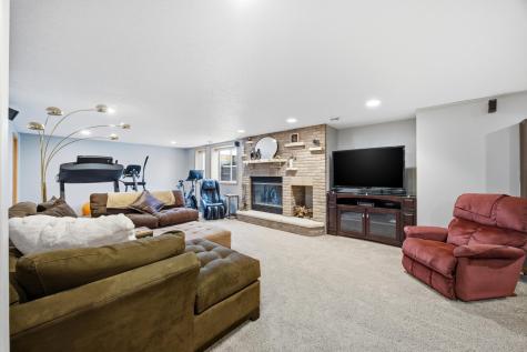2518 Parkview Drive S Fargo ND 58103