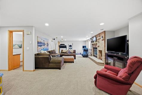 2518 Parkview Drive S Fargo ND 58103