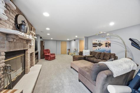 2518 Parkview Drive S Fargo ND 58103