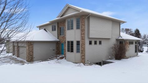 2518 Parkview Drive S Fargo ND 58103