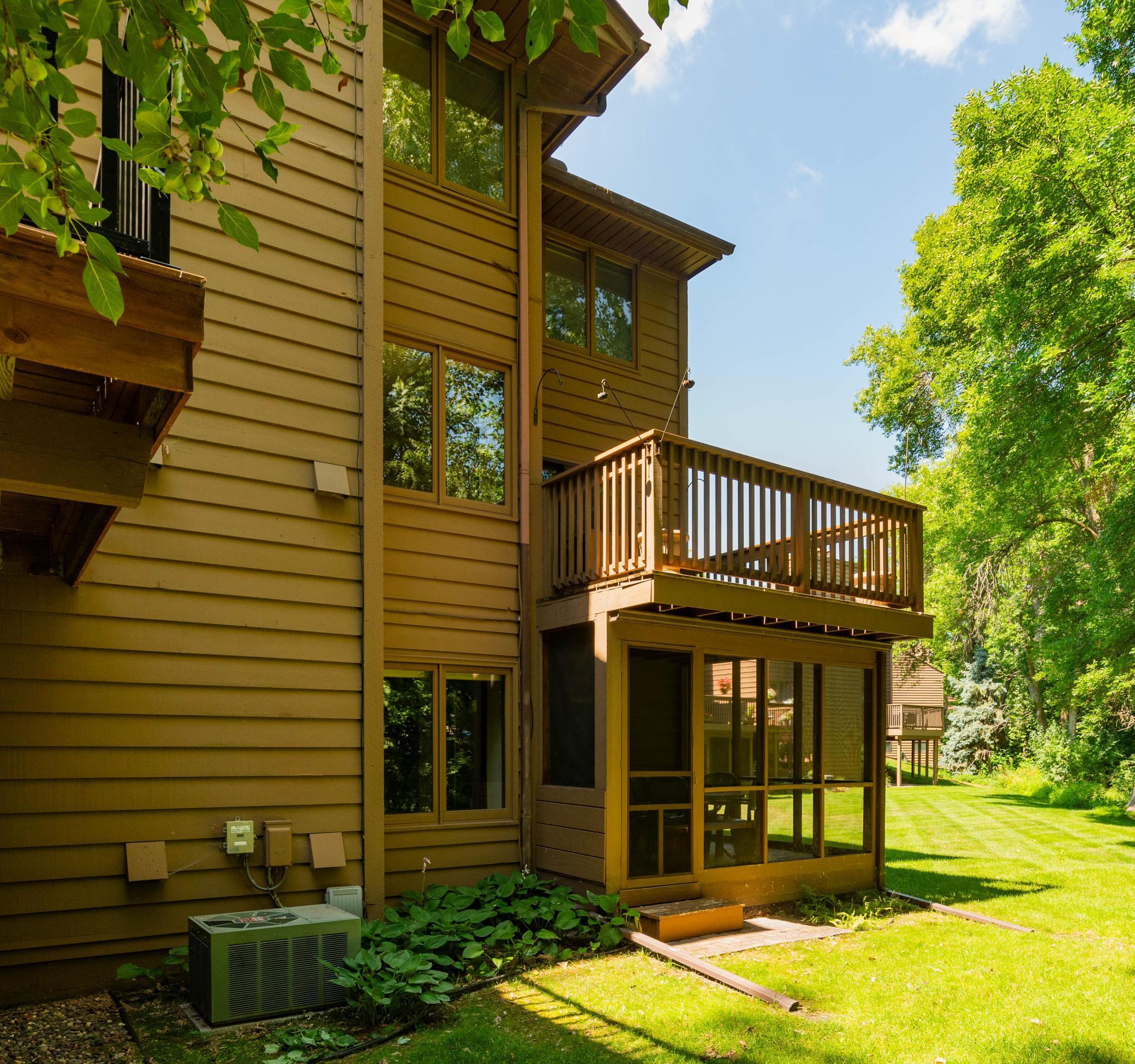 11250 36th Place N Plymouth MN 55441