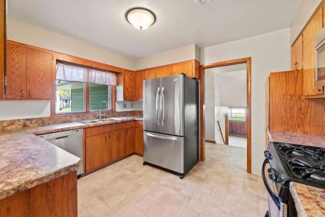 2807 Edgewood Drive N Fargo ND 58102