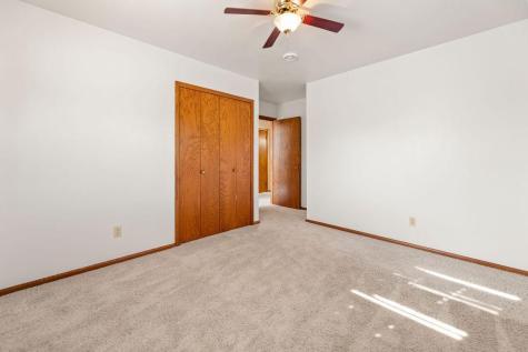 2807 Edgewood Drive N Fargo ND 58102
