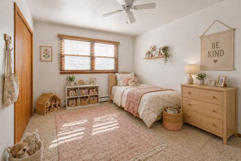 2807 Edgewood Drive N Fargo ND 58102