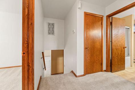 2807 Edgewood Drive N Fargo ND 58102