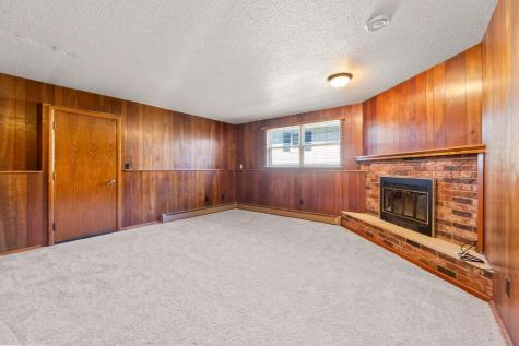2807 Edgewood Drive N Fargo ND 58102