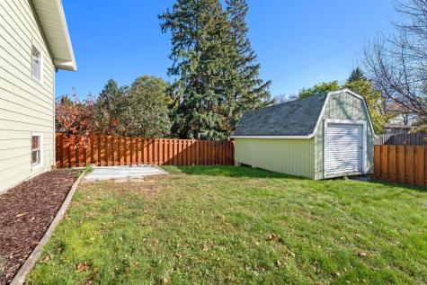 2807 Edgewood Drive N Fargo ND 58102