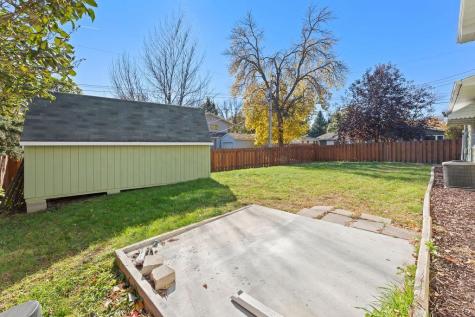 2807 Edgewood Drive N Fargo ND 58102