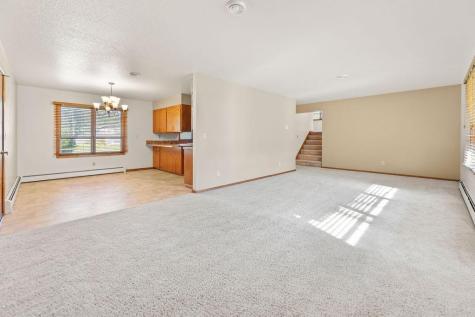 2807 Edgewood Drive N Fargo ND 58102
