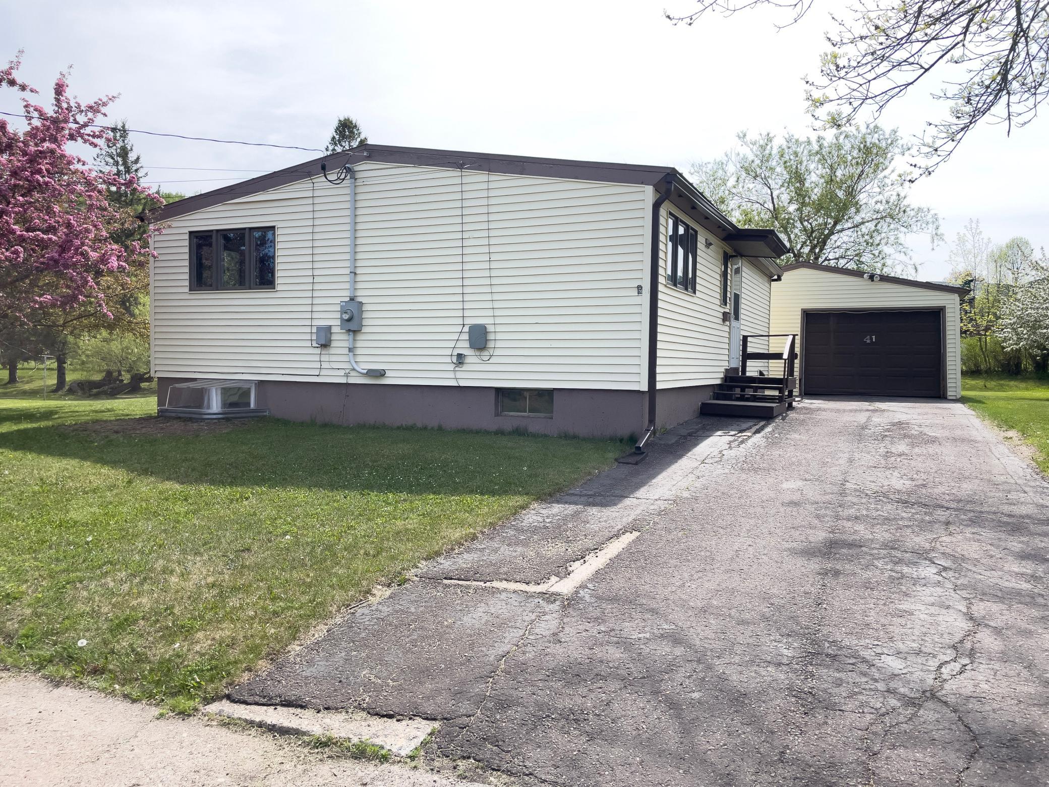 41 Bell Circle Silver Bay MN 55614