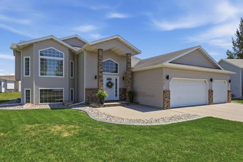 3124 11th Avenue S Moorhead MN 56560