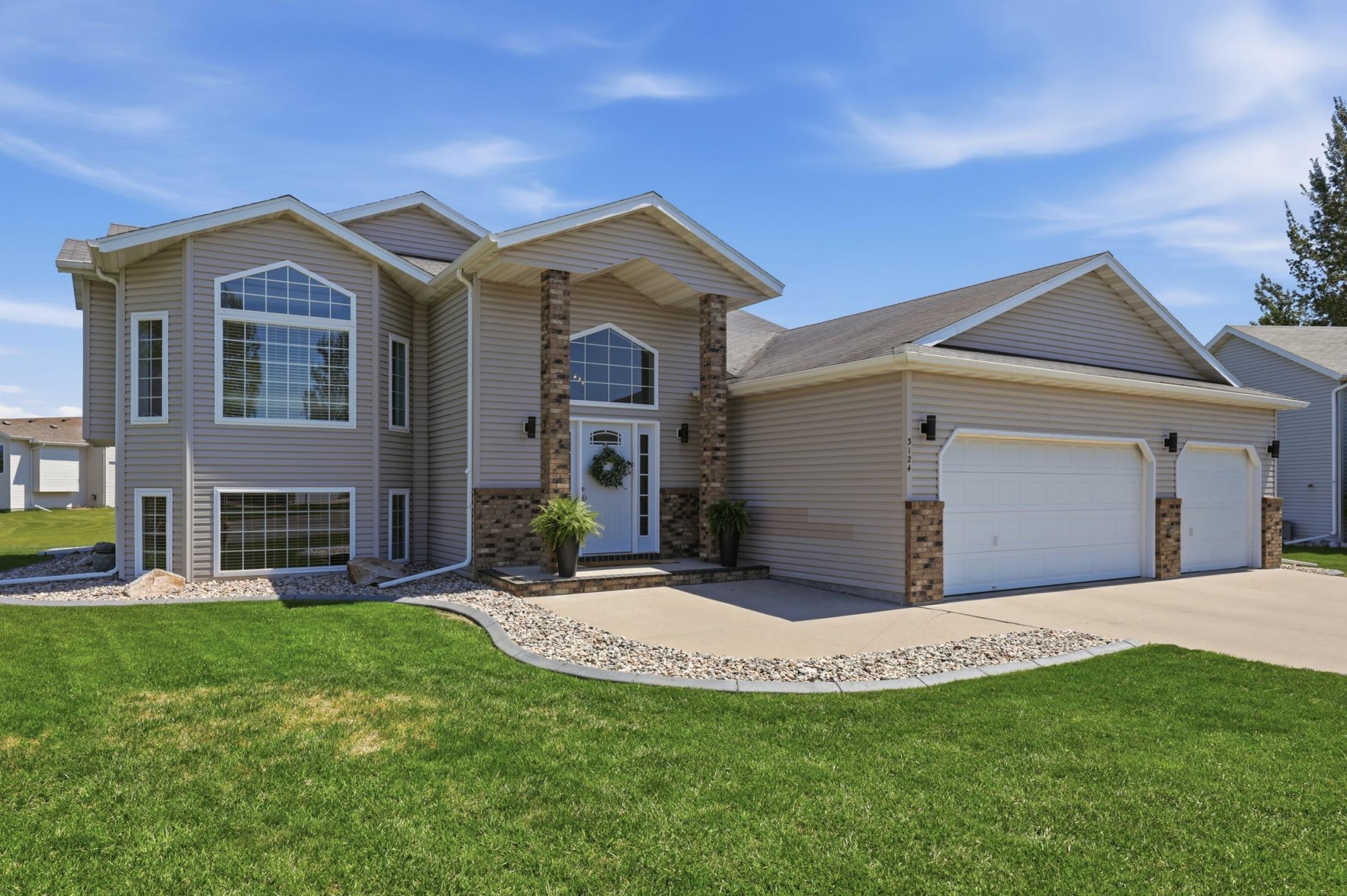 3124 11th Avenue S Moorhead MN 56560