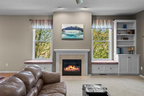 1828 Fescue Circle Shakopee MN 55379