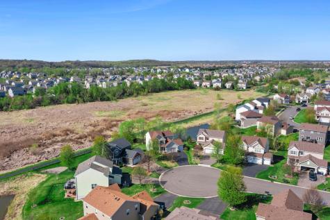1828 Fescue Circle Shakopee MN 55379