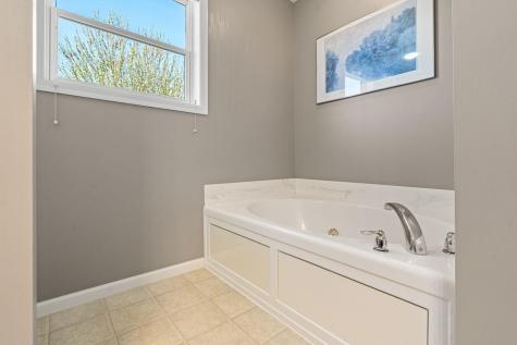 1828 Fescue Circle Shakopee MN 55379