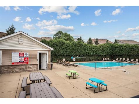 1828 Fescue Circle Shakopee MN 55379