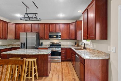 1828 Fescue Circle Shakopee MN 55379