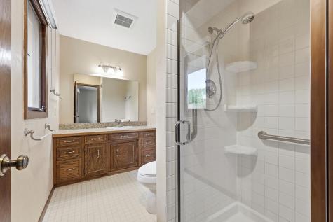 3651 Fairway Road N Fargo ND 58102