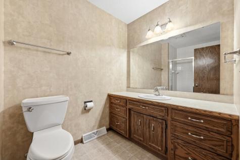 3651 Fairway Road N Fargo ND 58102