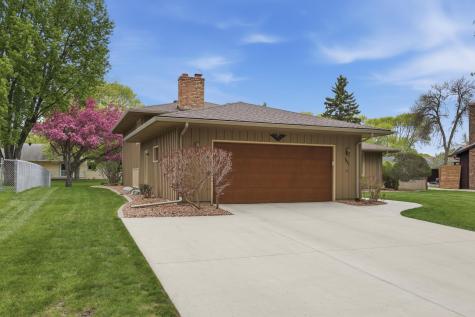 3651 Fairway Road N Fargo ND 58102