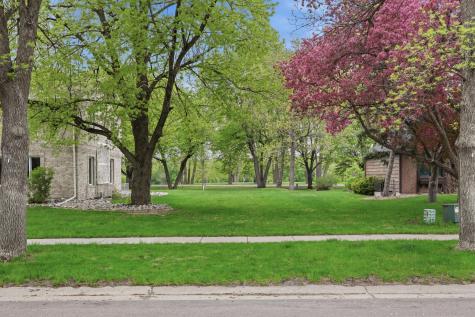 3651 Fairway Road N Fargo ND 58102
