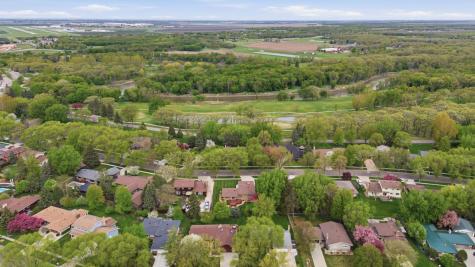 3651 Fairway Road N Fargo ND 58102