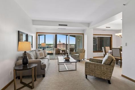 1201 Yale Place Minneapolis MN 55403