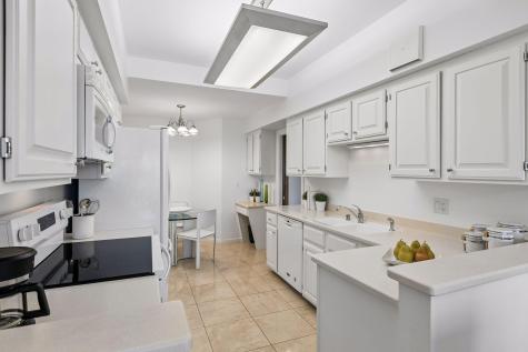 1201 Yale Place Minneapolis MN 55403